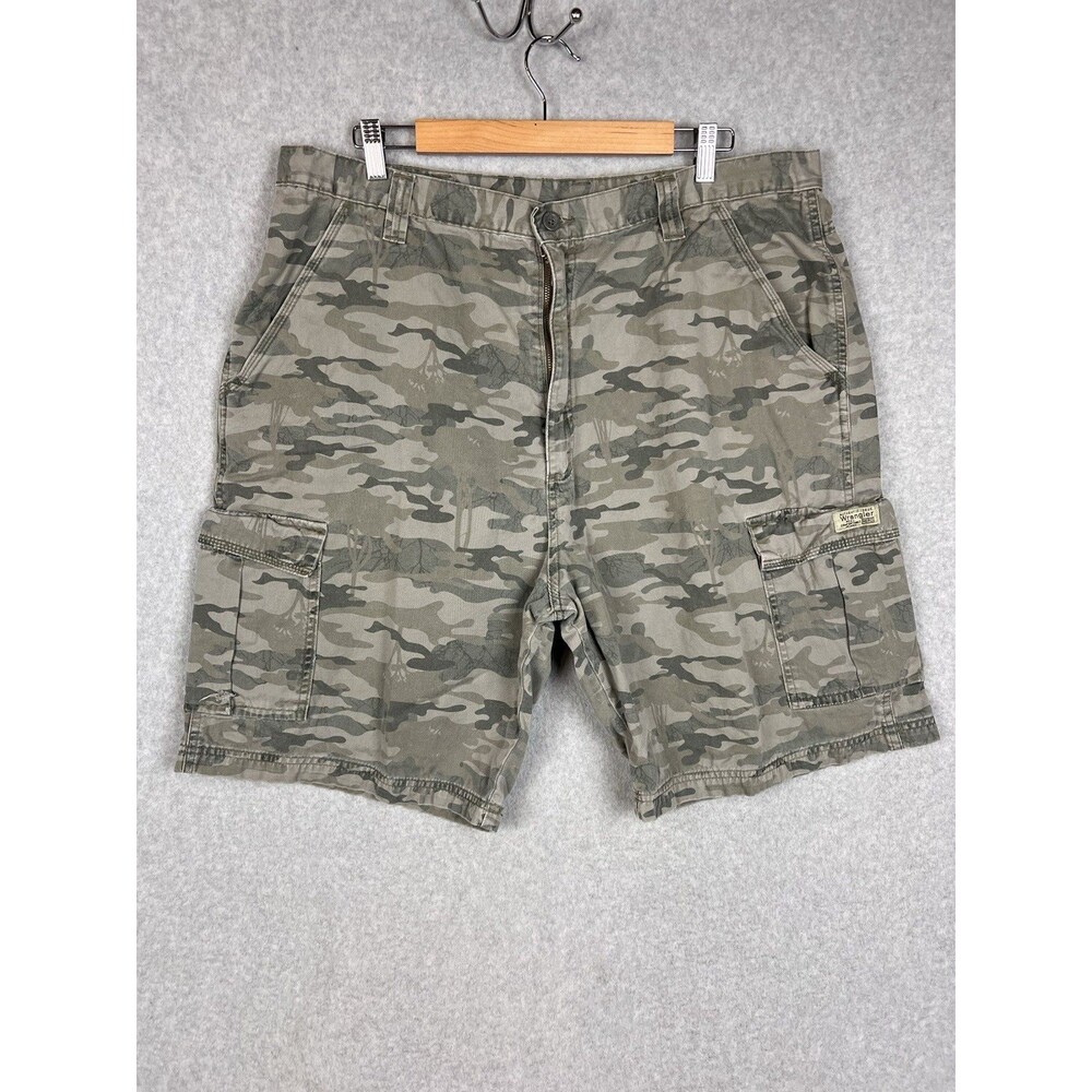 Wrangler Hero Cargo Shorts Mens 40 Gray Camouflage Pockets Loose Fit Comfortable